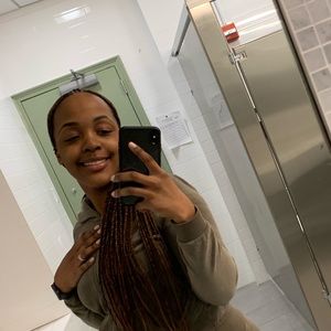 Meet your Posher, Tiffany